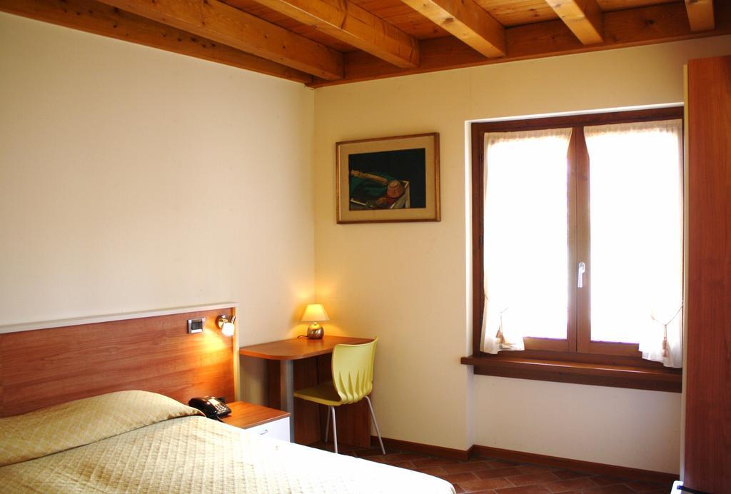 Bed&Wine Hotel Negrar Room photo